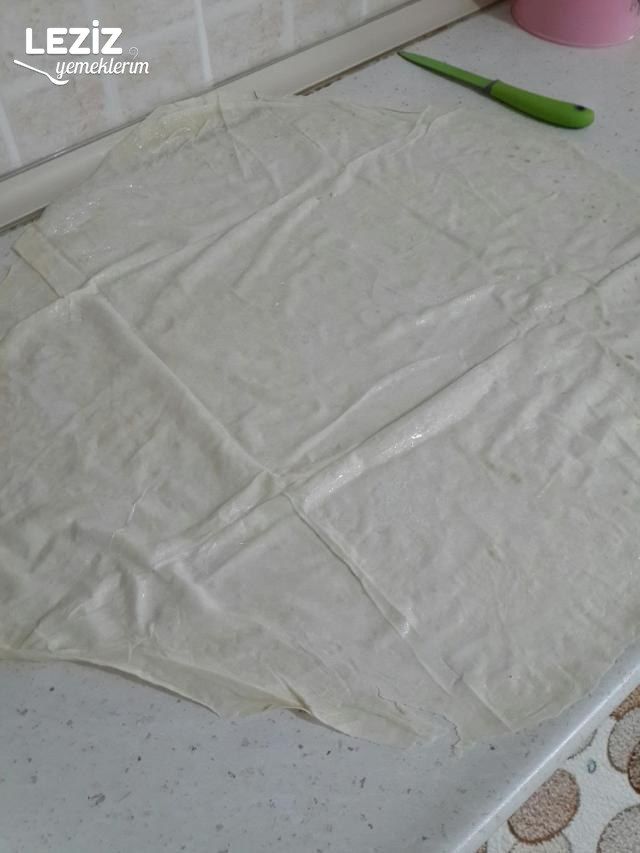 Milföy Tadında Kat Kat Börek