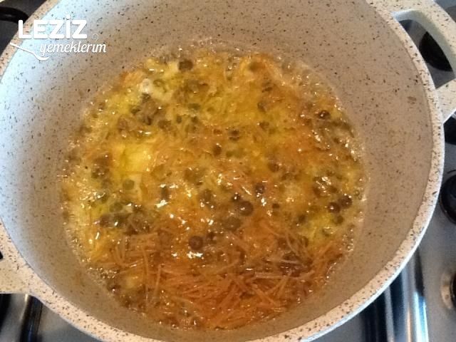 Tel Şehriyeli Ve Yeşil Mercimekli Pilav