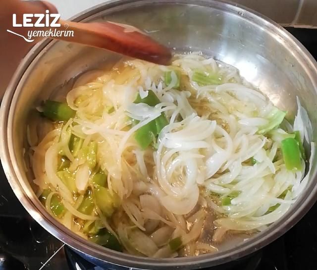 Domatesli Pilav Yapılışı