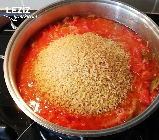 Domatesli Pilav Yapılışı