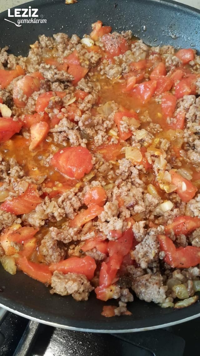 Patlıcan Musakka (Orijinal Tarif)