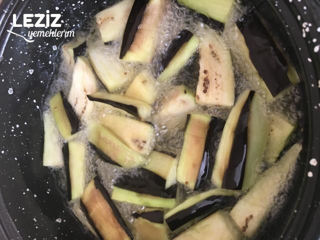 Patlıcan Musakka (Orijinal Tarif)