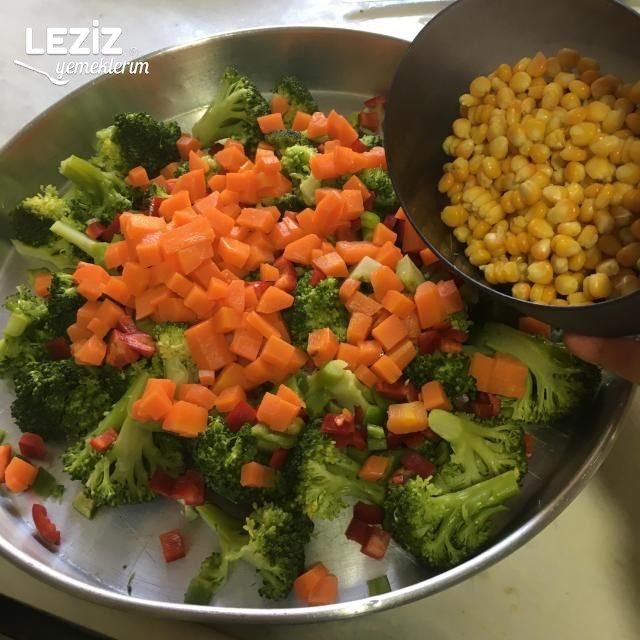 Narlı Brokoli Salatası