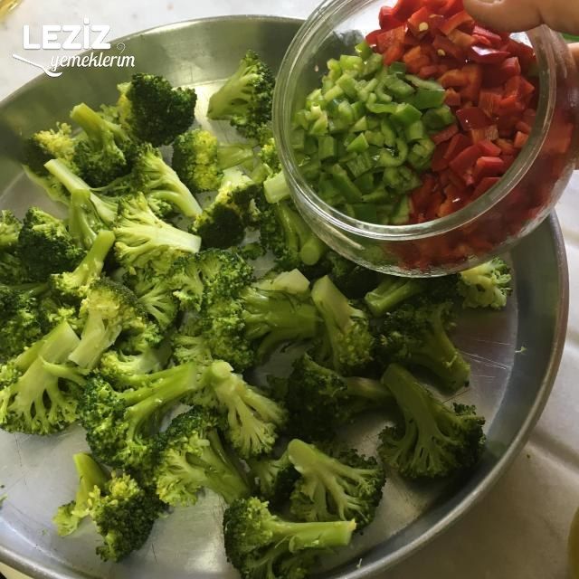 Narlı Brokoli Salatası