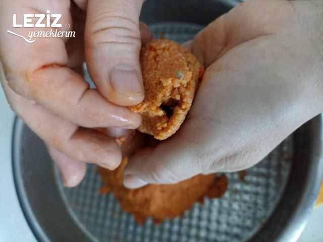 İçli Köfte Nasıl Yapılır