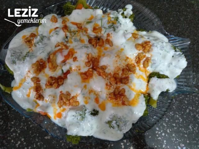 Yoğurtlu Cevizli Brokoli Salatası