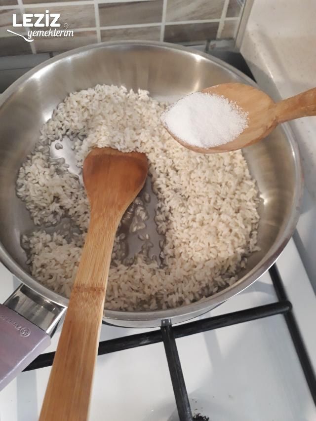 Garnitürlü Pirinç Pilavı