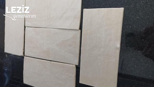 Milföy Hamuru İle Pratik Pazılı Kiş