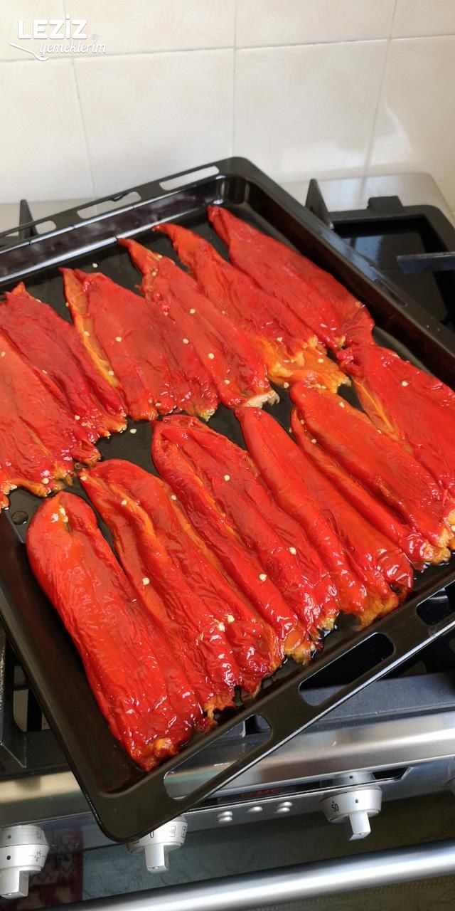 Buzluk İçin Kapya Biberi (Közlenerek)