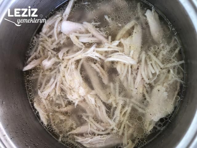 Tavuk Suyuna Tel Şehriye Çorbası Tarifi