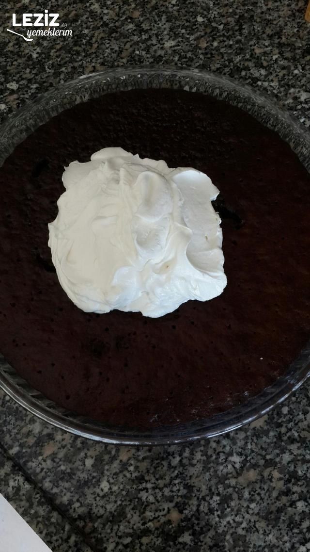 Bol Çikolatalı Ağlayan Kek