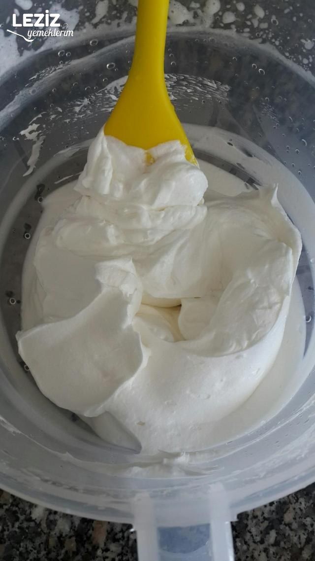 Bol Çikolatalı Ağlayan Kek