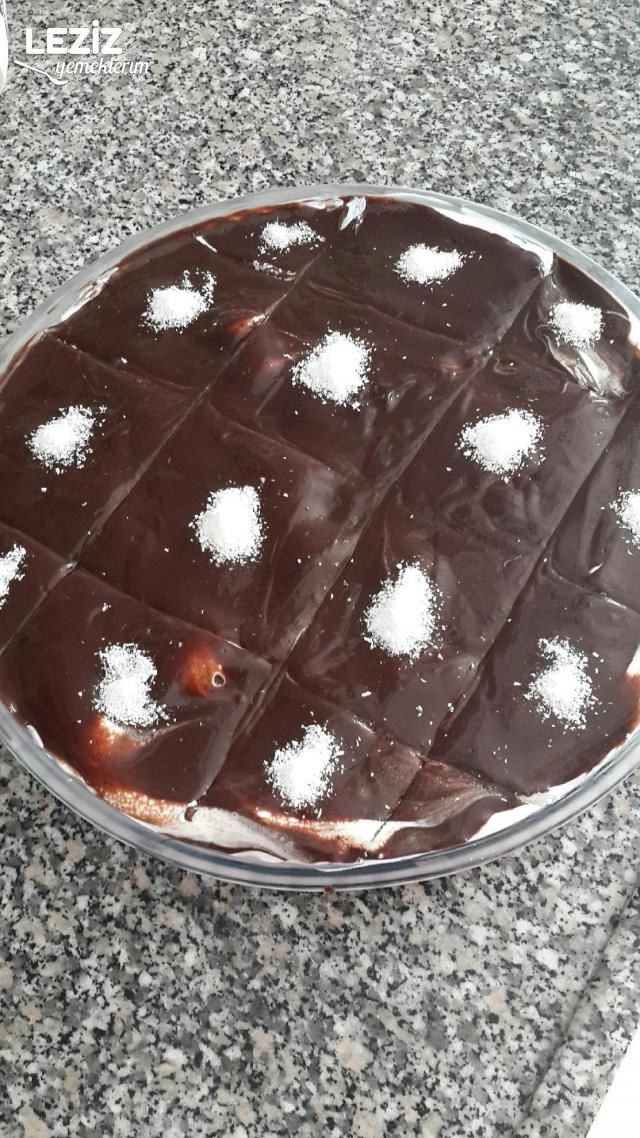 Bol Çikolatalı Ağlayan Kek