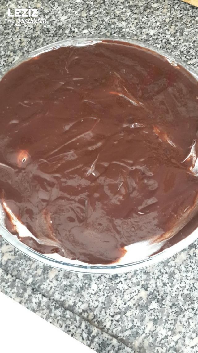 Bol Çikolatalı Ağlayan Kek