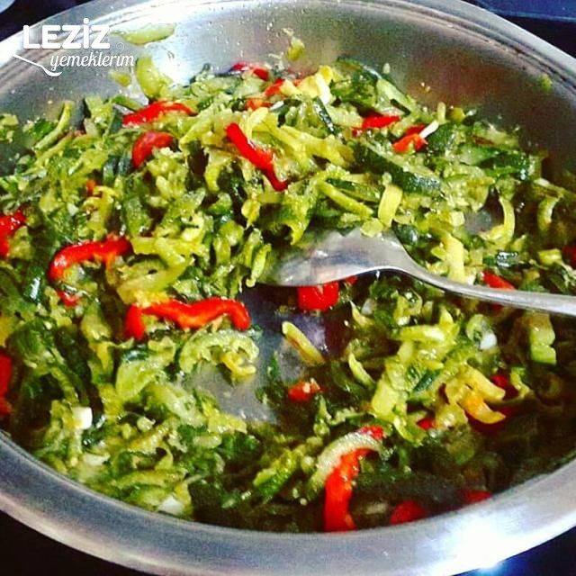 Yoğurtlu Kabak Kabuğu Salatası