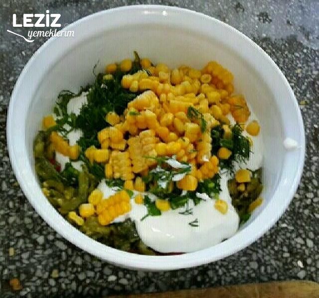 Yoğurtlu Kabak Kabuğu Salatası