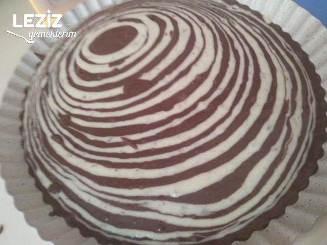 2 Renkli Kek (Kakaolu Ve Cevizli)