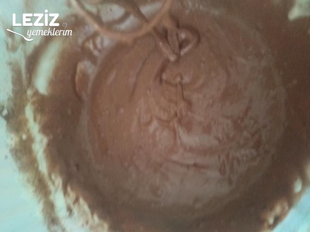 2 Renkli Kek (Kakaolu Ve Cevizli)