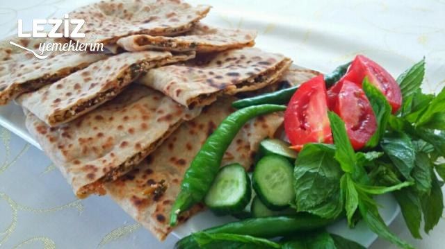 Semiz Otlu Börek