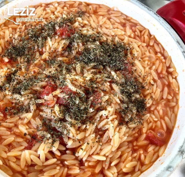 Naneli Arpa Şehriye Pilavı