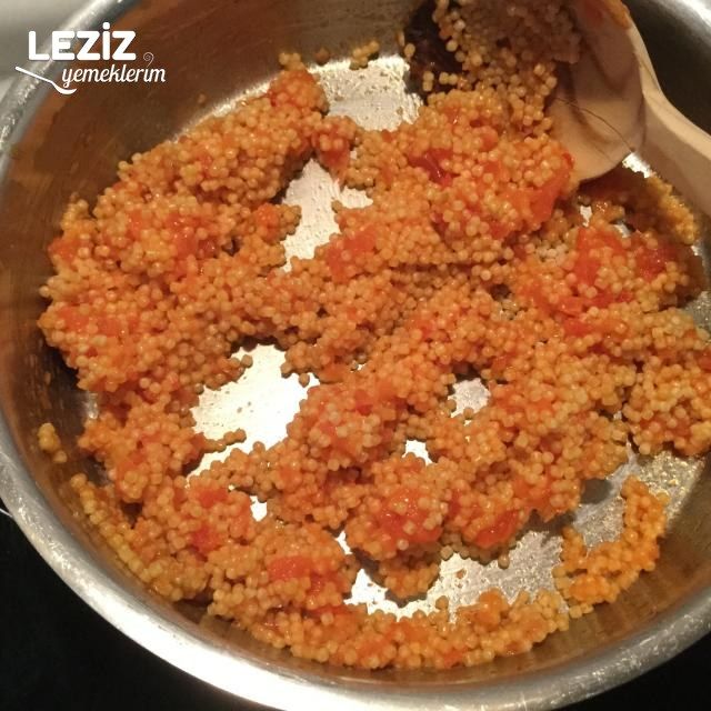 Domatesli Kuskus Pilavı Tarifi