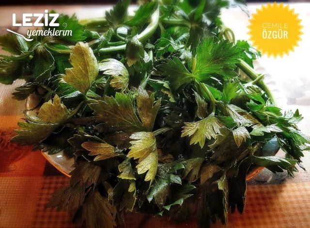 Patatesli Kereviz Sapı Çorbası