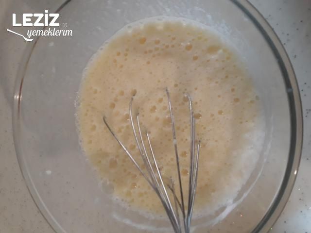 Domatesli Biberli Kıymalı Börek