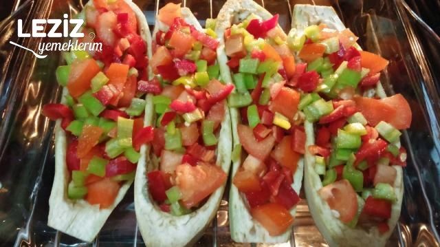 Kaşarlı Sebzeli Patlıcan Dolması