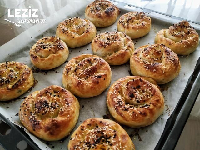 Nefis Ispanaklı Gül Böreği Nasıl Yapılır