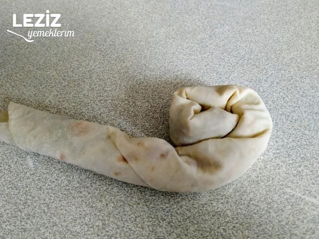 Nefis Ispanaklı Gül Böreği Nasıl Yapılır
