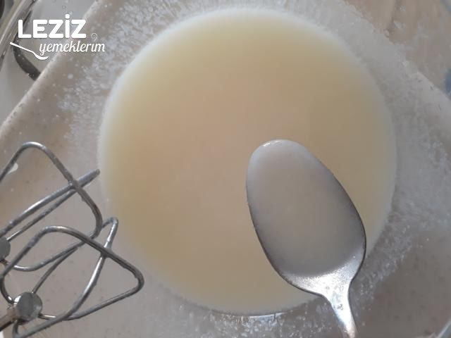 Soslu Elmalı Kek Tarifi