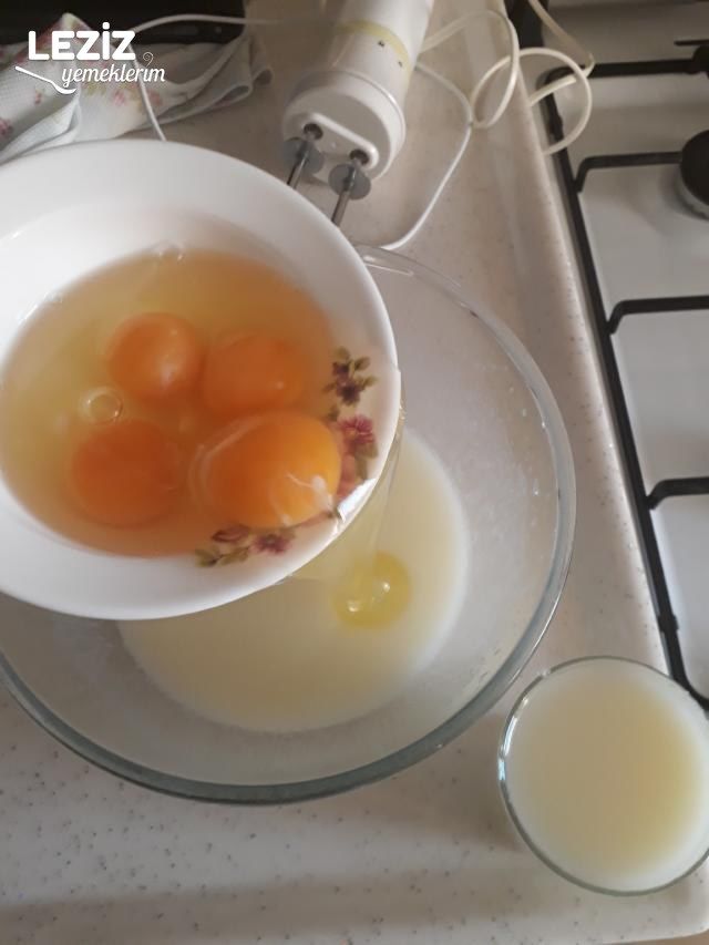 Soslu Elmalı Kek Tarifi