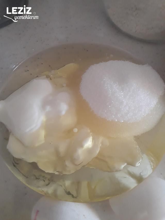 Soslu Elmalı Kek Tarifi