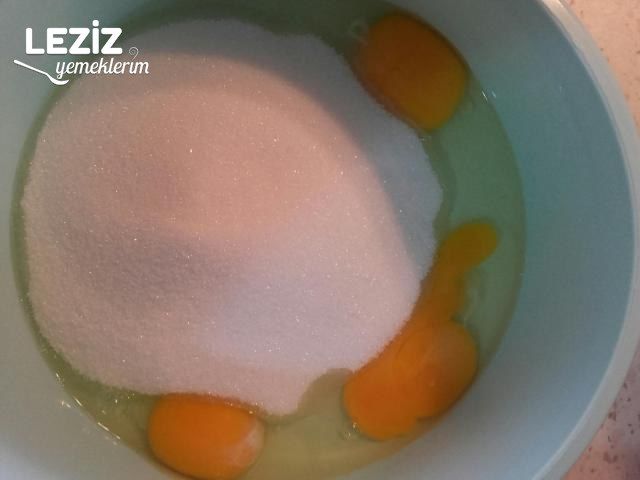 Bal Soslu Islak Kek Tarifi