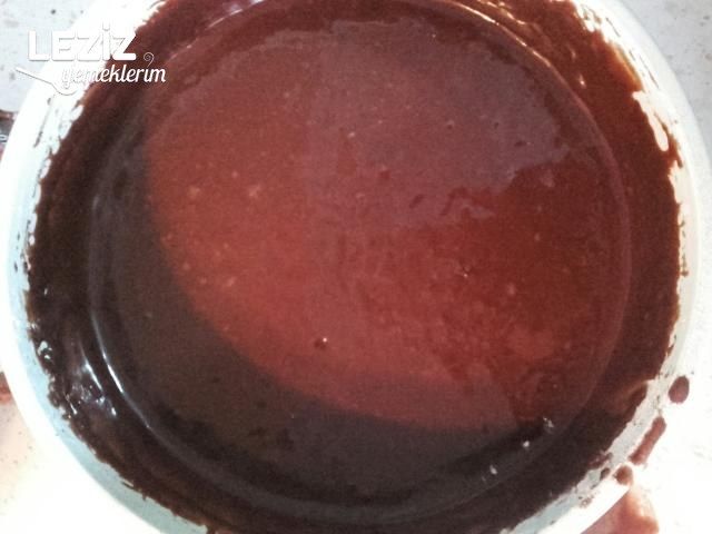 Bal Soslu Islak Kek Tarifi