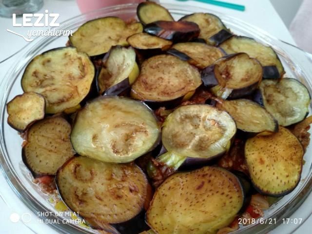 Nefis Patlıcan Musakka