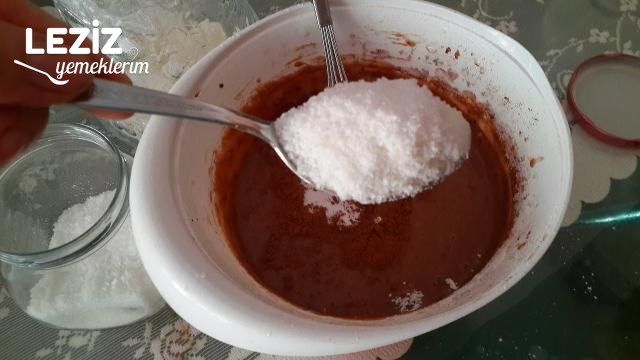 Keçi Boynuzu Unlu Hindistan Cevizli Mikro Dalga Keki