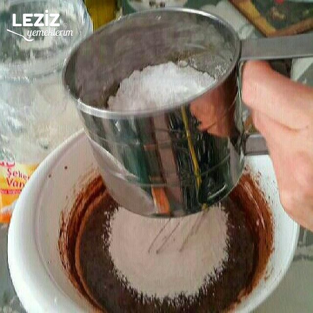 Keçi Boynuzu Unlu Hindistan Cevizli Mikro Dalga Keki