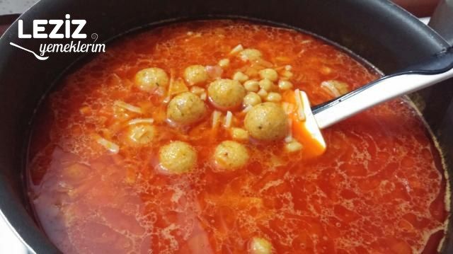 Şahane Tarhana Köfteli Çorba