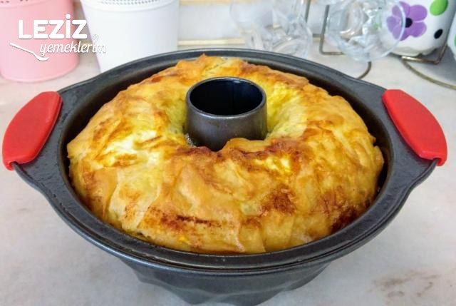 Su Böreği Tadında Kalıpta Börek