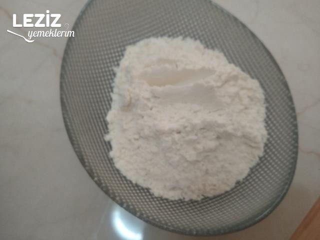 Nefis Mayalı Kek Tarifi