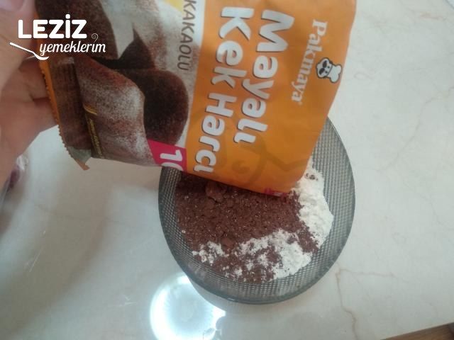 Nefis Mayalı Kek Tarifi