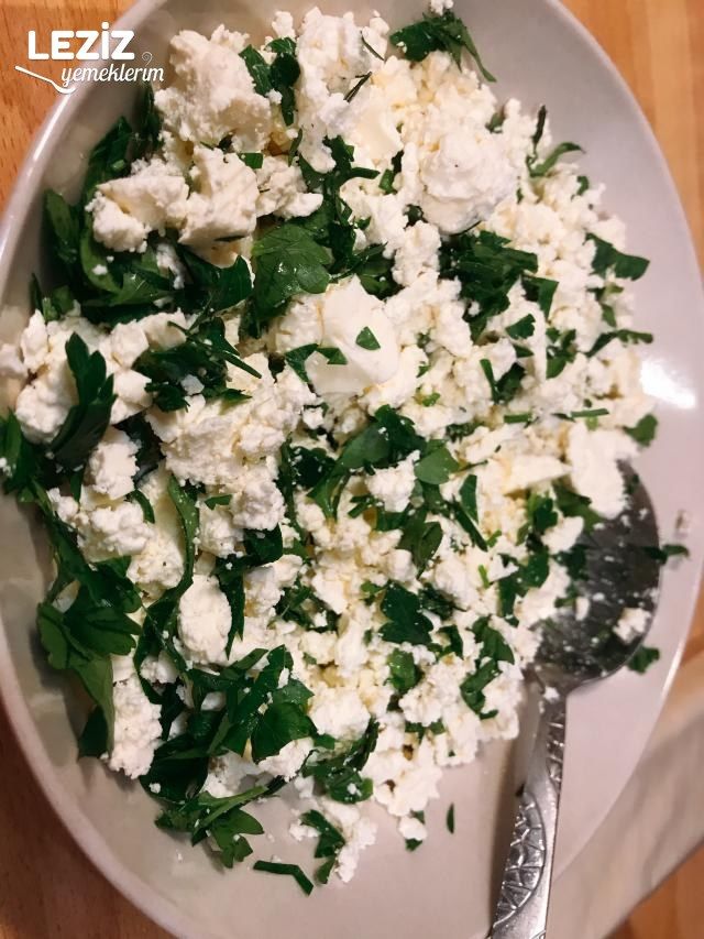 Çıtır Çıtır Peynirli Börek Tarifi