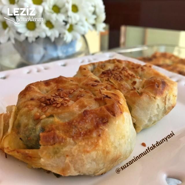 Ispanaklı Gül Börek