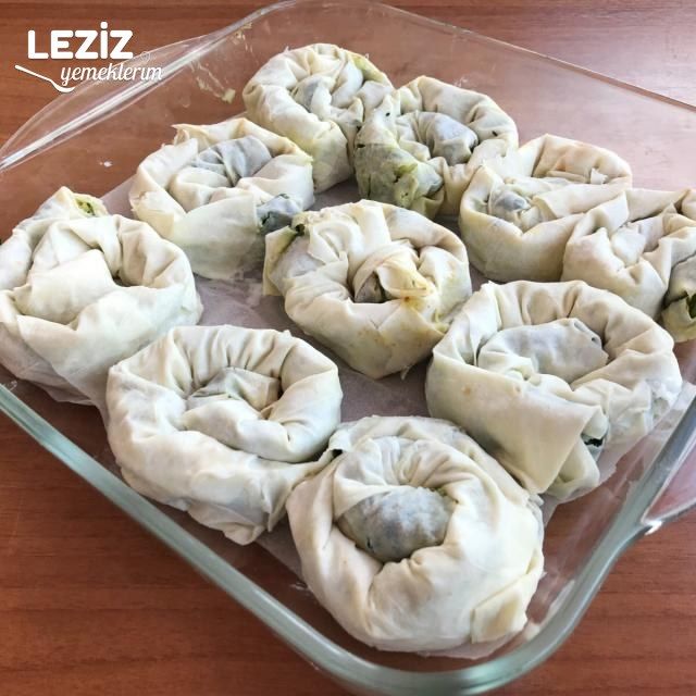 Ispanaklı Gül Börek