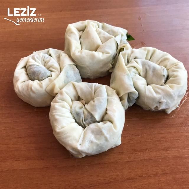 Ispanaklı Gül Börek