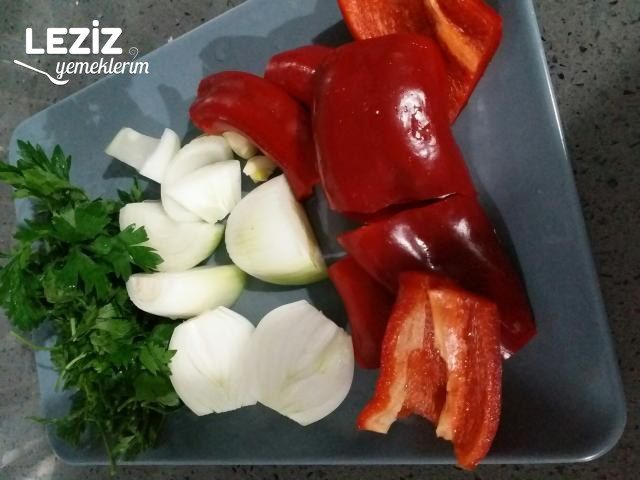 Tepsi Kebabı Tarifi Nasıl Yapılır