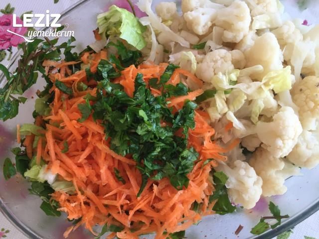 Doyurucu Karnabahar Salatası