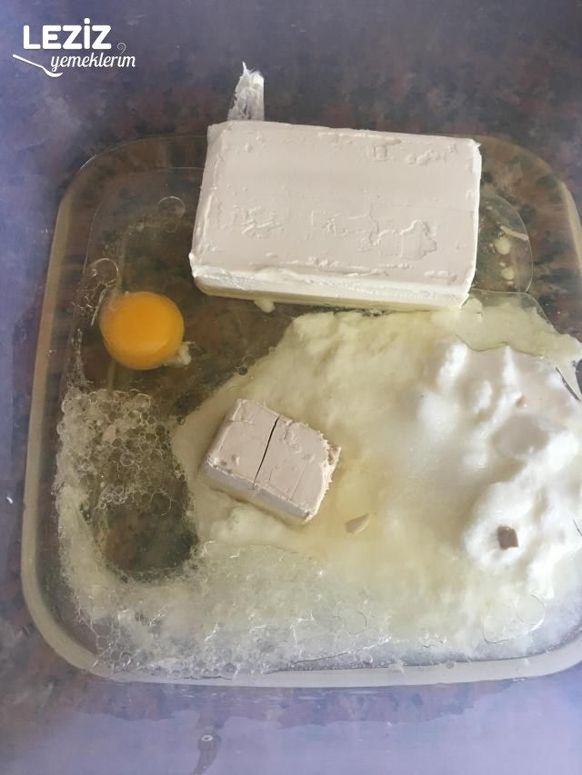 Kabaran Mayalı Kıymalı Poğaça