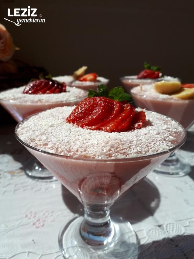 Ev Yapımı Çilekli Doğal Puding Leziz Yemeklerim